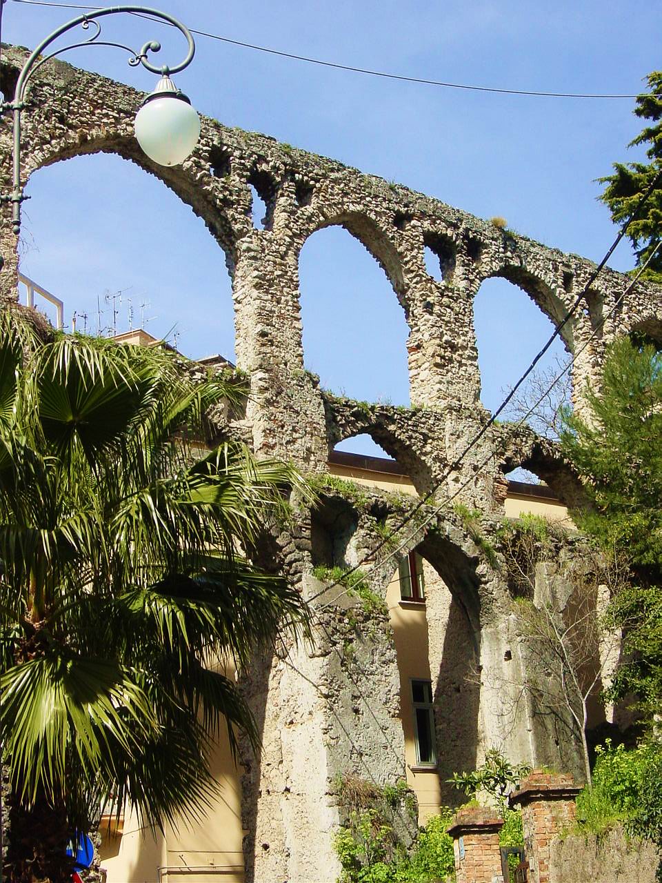   Acquedotto medievale

