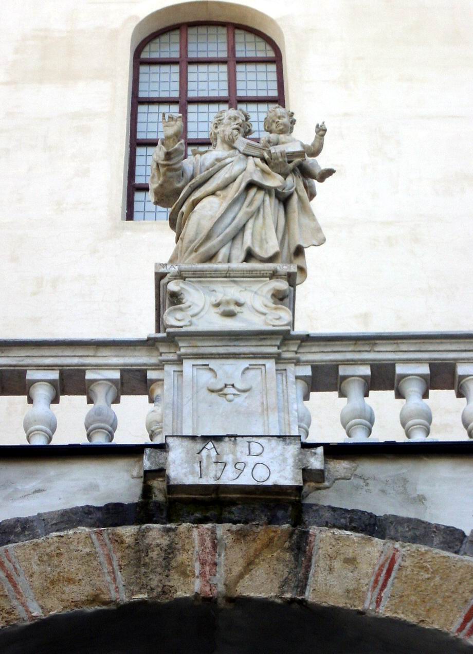   Statua di San Matteo Duomo Salerno
