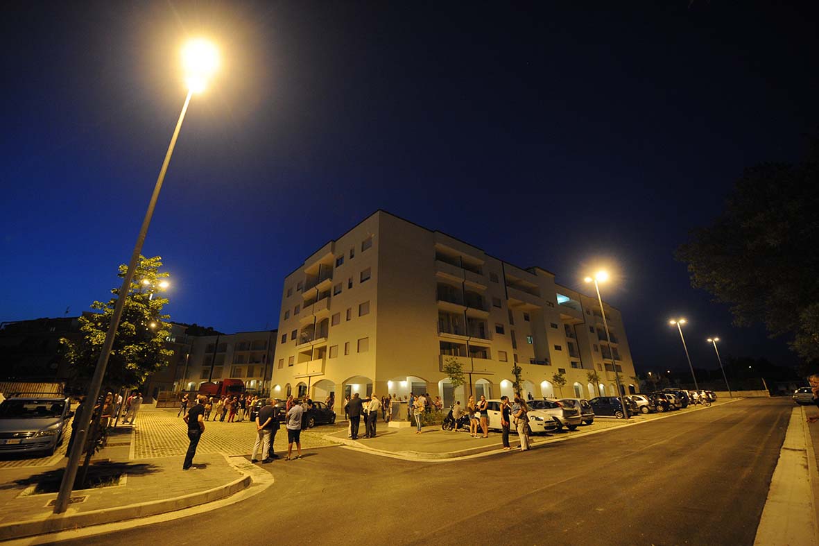   Accensione pubblica illuminazione via Ostaglio
