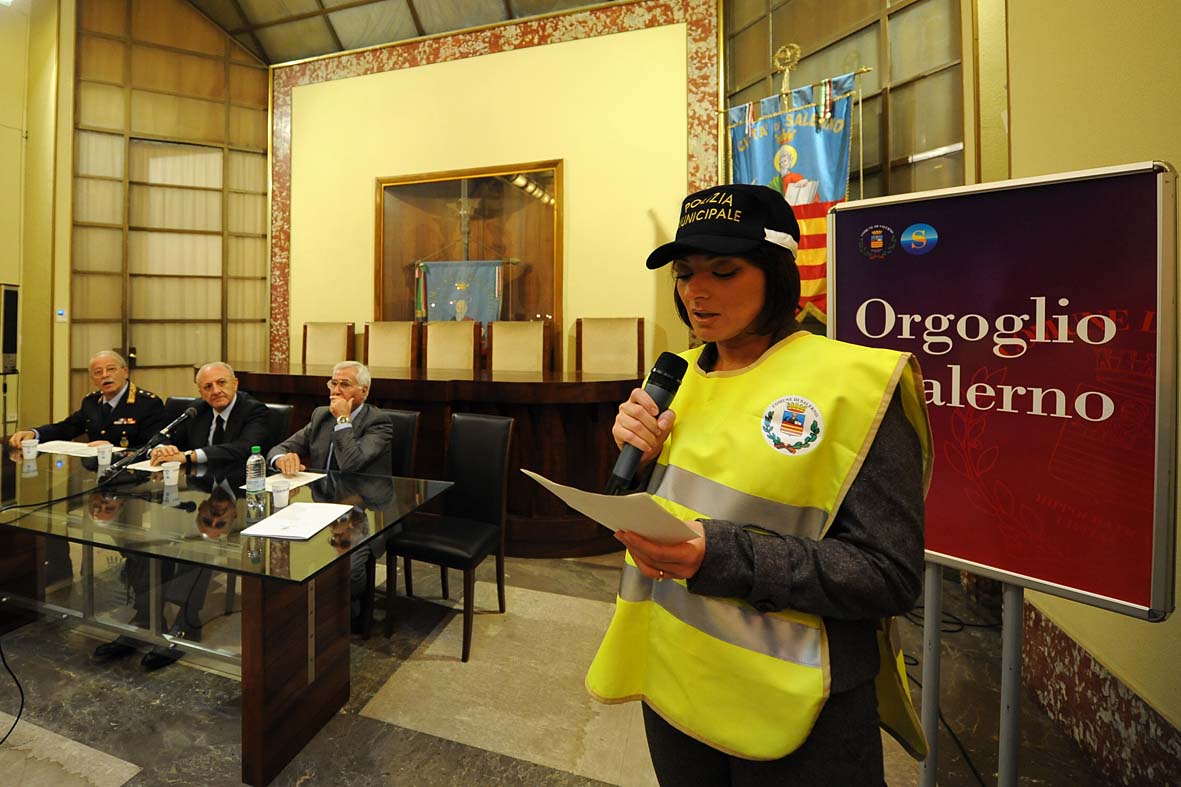   Venti vigili urbani stagionali al Comune di Salerno
