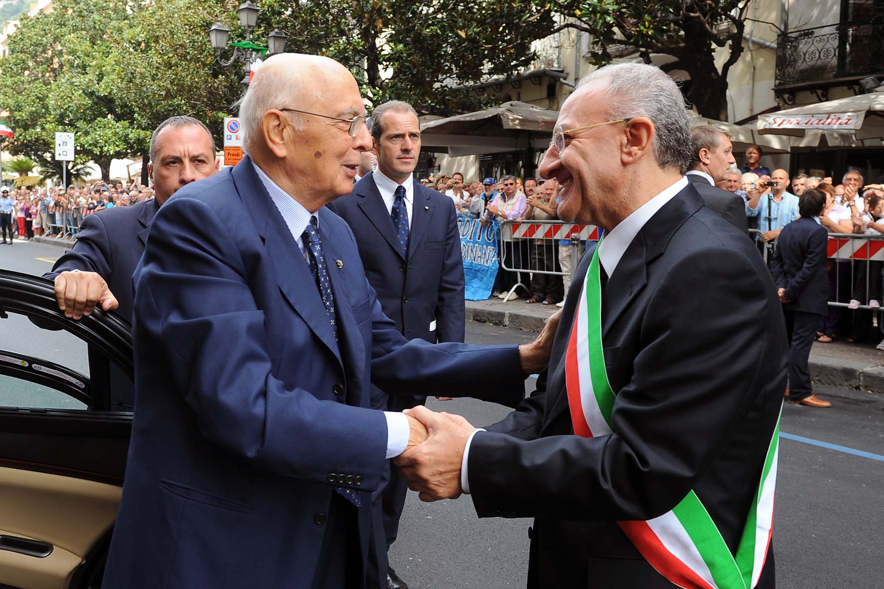   SALERNO saluta il Presidente della Repubblica GIORGIO NAPOLITANO. Martedi' 14 settembre 2010

