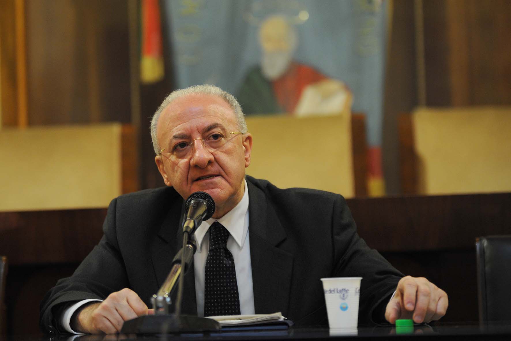   Vincenzo De Luca sulla Sanit? 

