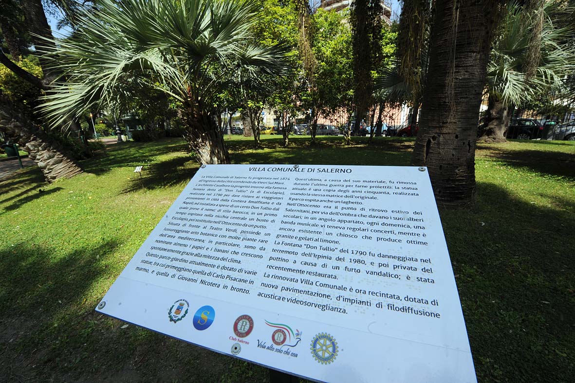   Scoperta targa celebrativa in braille alla Villa Comunale
