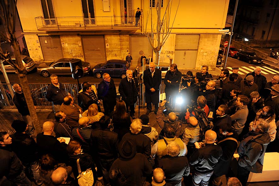   Inaugurazione nuovo arredo urbano e pubblica illuminazione in via Lanzalone - 9 dicembre 2011
