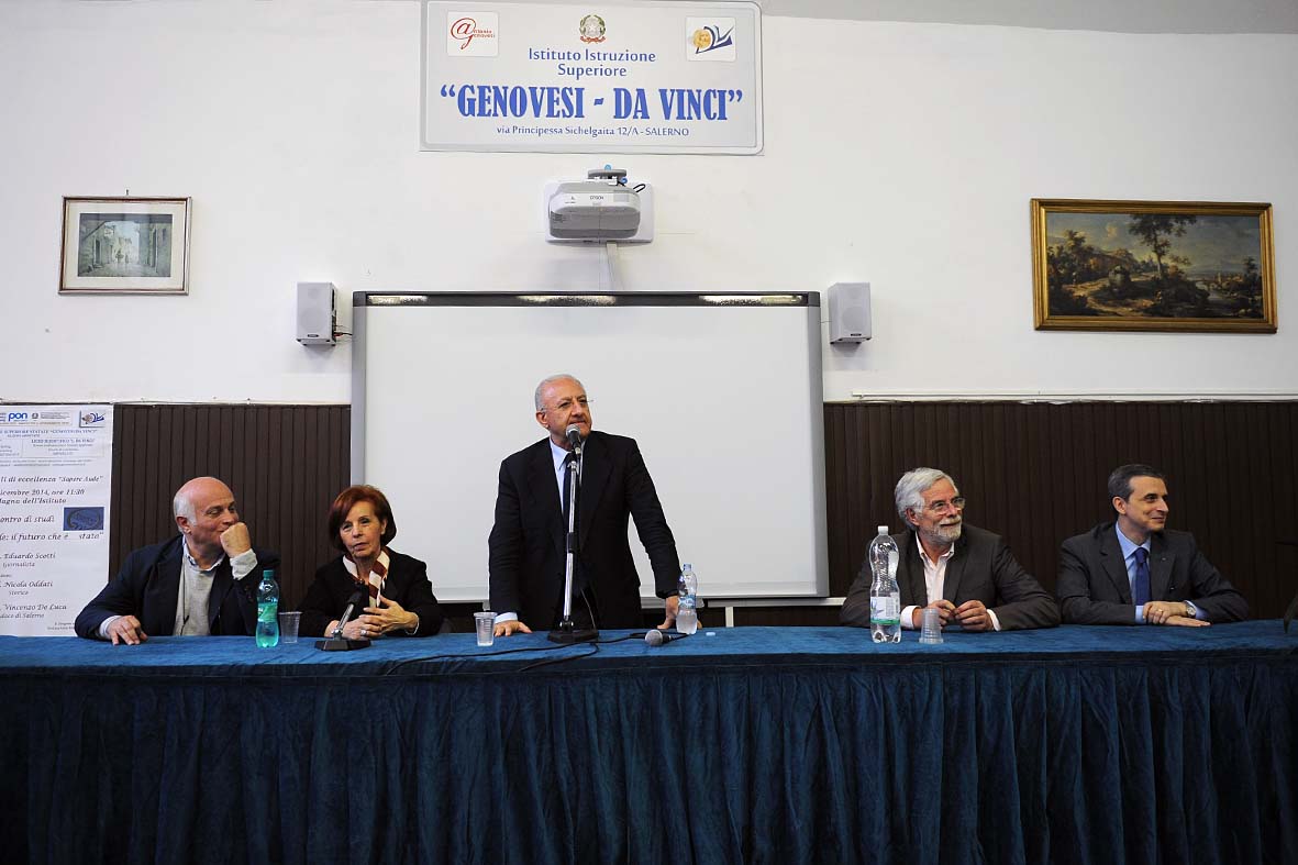   Il Sindaco De Luca al Liceo Genovesi-Da Vinci per il progetto "Sapere Aude"
