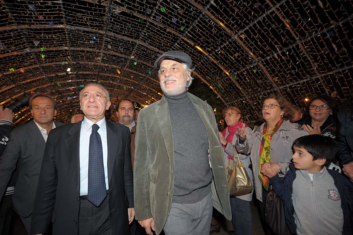   Elfi, draghi, stelle e magia: al via Luci d'Artista 2012-2013
