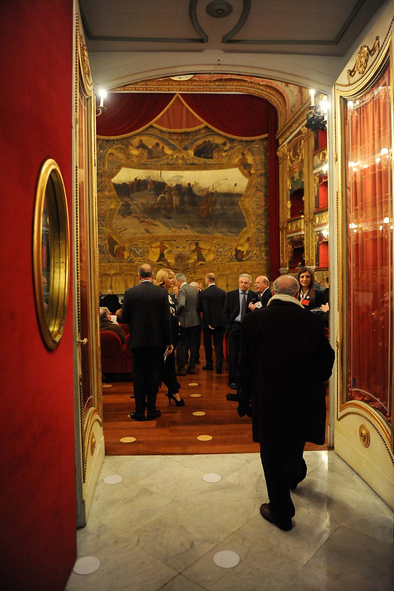   La Traviata ha inaugurato la stagione lirica del Teatro Municipale Giuseppe Verdi di Salerno
