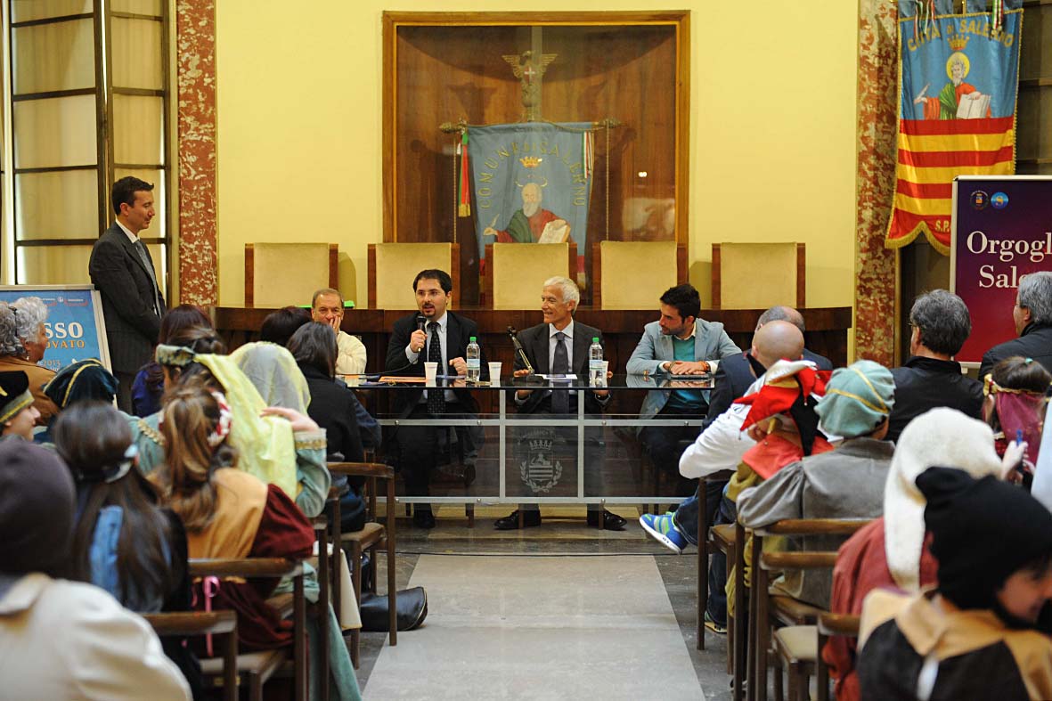   Fiera del Crocifisso Ritrovato 2013 - "Vivere il Medioevo" nel centro storico di Salerno 
