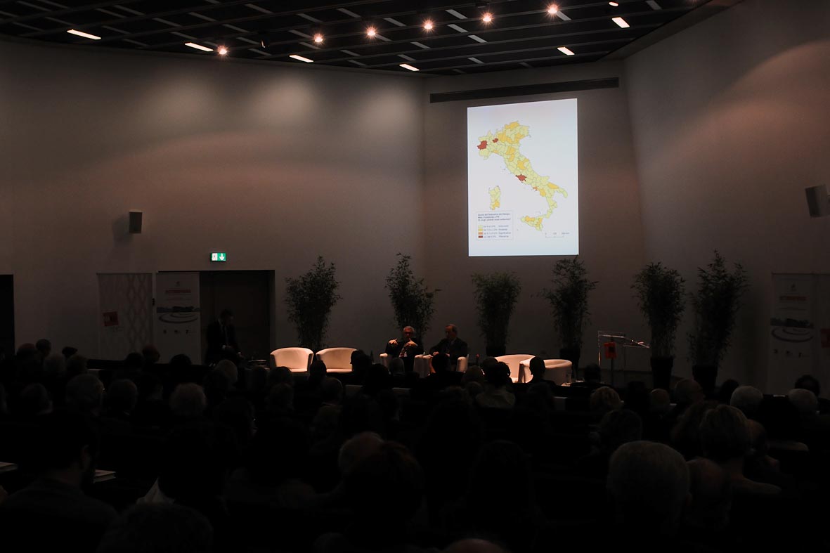   Il Sindaco V. De Luca alla presentazione del Rapporto Civita 

