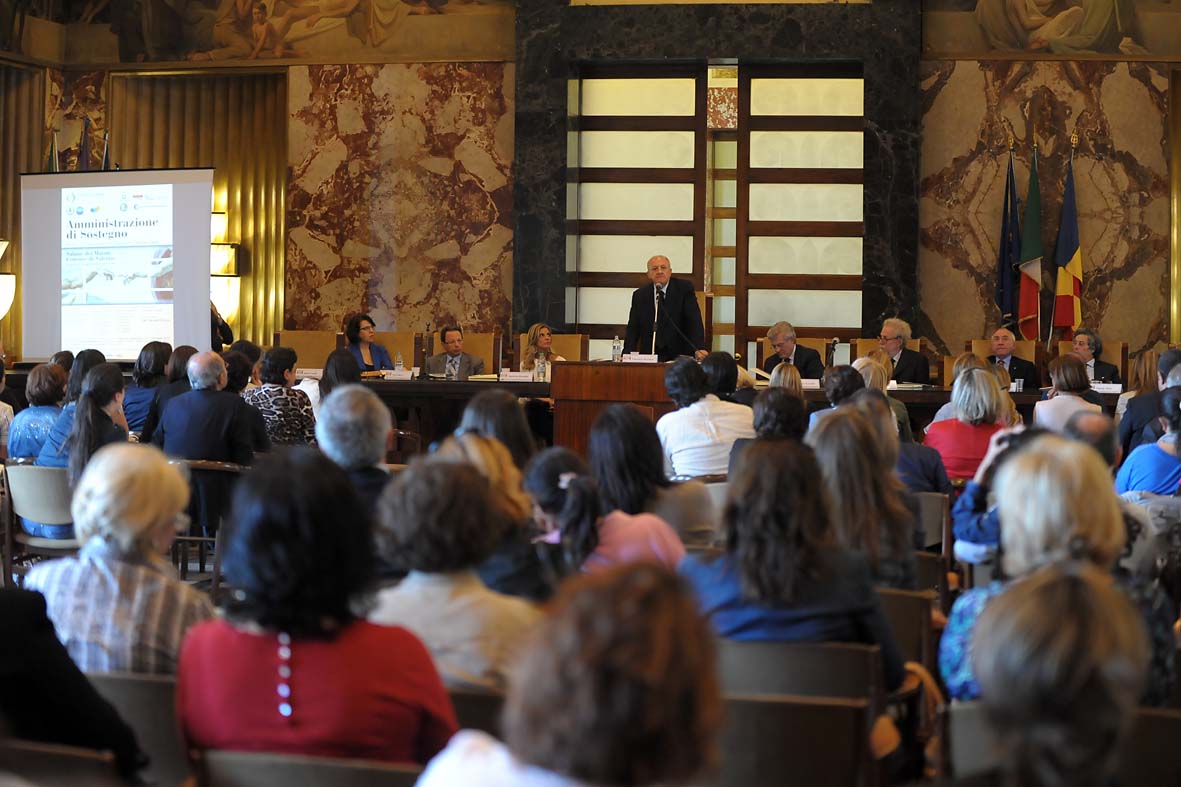   Il Sindaco Vincenzo De Luca interviene al Convegno "Amministrazione di sostegno. Prassi virtuose tra Solidarieta' e Autonomia". Salone dei Marmi, 1 Giugno 2012

