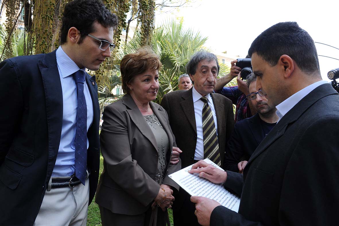   Scoperta targa celebrativa in braille alla Villa Comunale
