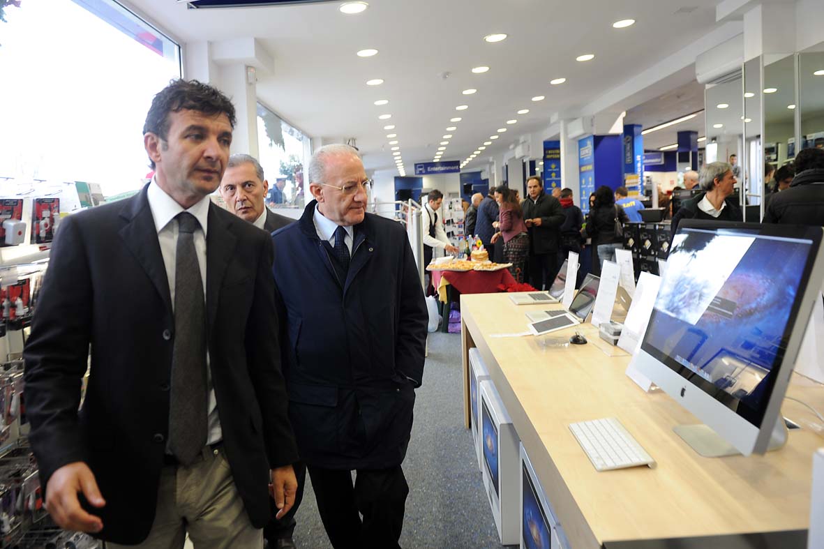   Il Sindaco De Luca all'inaugurazione del maxi-store Euronics Tufano
