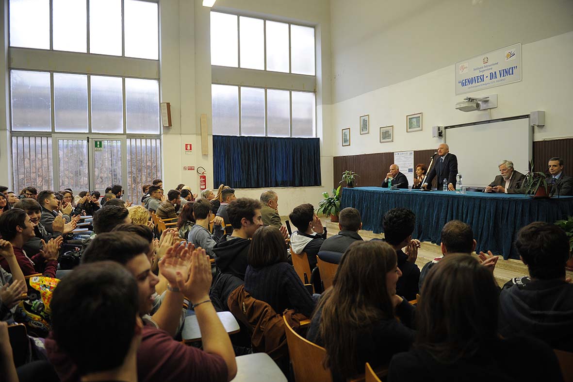   Il Sindaco De Luca al Liceo Genovesi-Da Vinci per il progetto "Sapere Aude"
