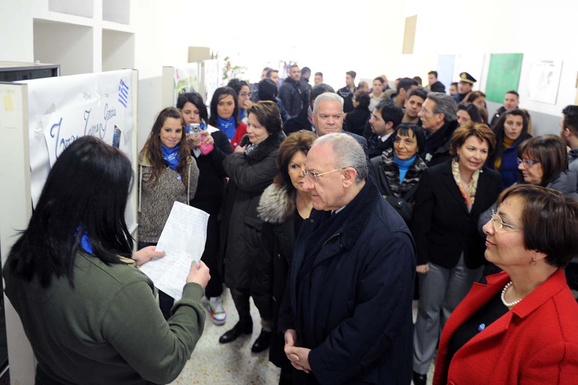   Il Sindaco De Luca ospite dell'incontro-dibattito "Salerno Citta' d'Europa", presso l'Istituto G. Amendola. Salerno, 13 febbraio 2012
