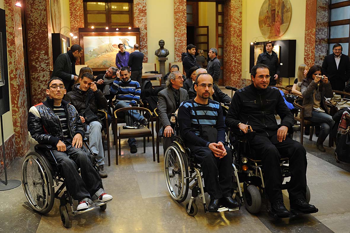   A Salerno, tra le prime citta' in Italia, i nuovi permessi di transito e sosta disabili antitruffa
