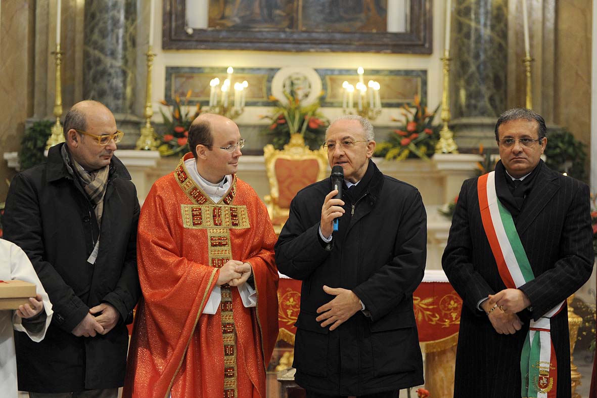   Al Sindaco di Salerno Vincenzo De Luca il premio Cuore d'aliante
