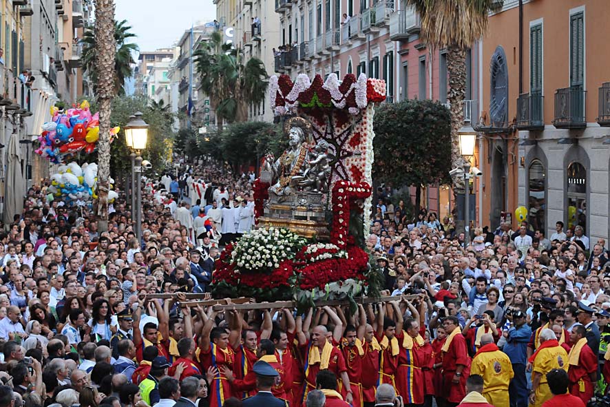  La solenne processione di San Matteo
