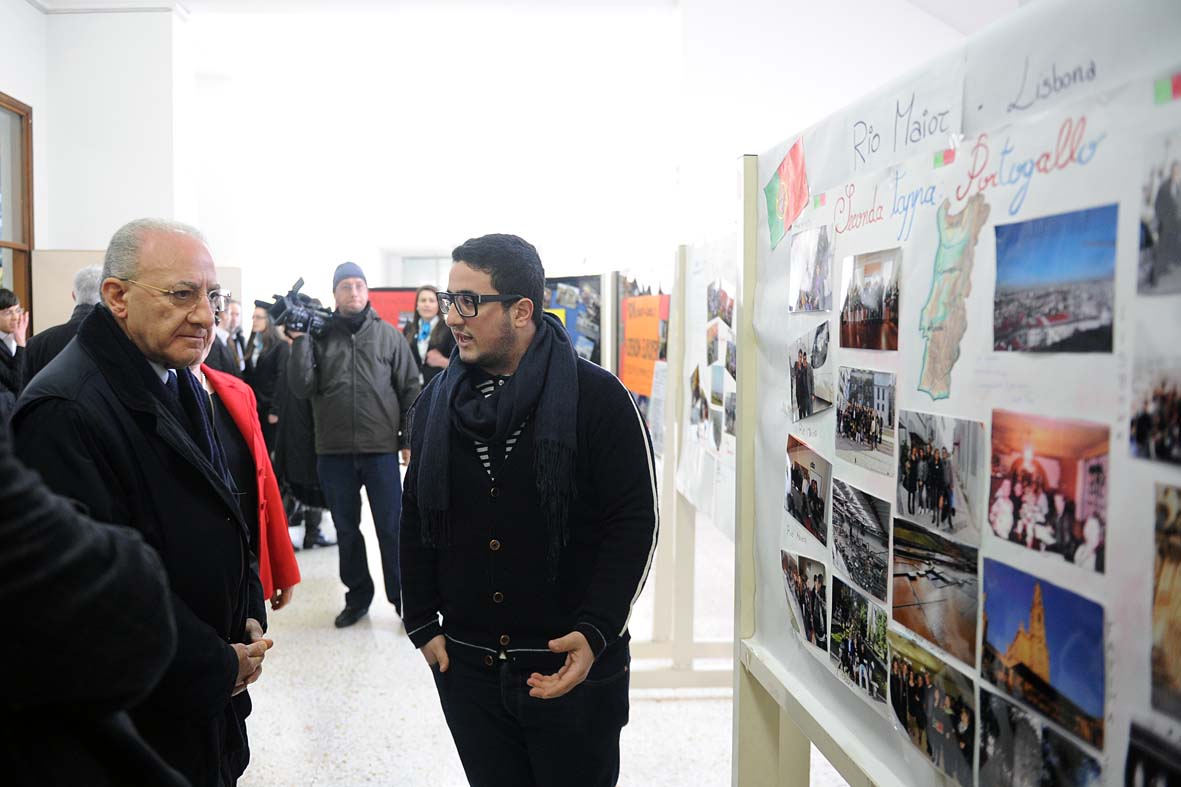   Il Sindaco De Luca ospite dell'incontro-dibattito "Salerno Citta' d'Europa", presso l'Istituto G. Amendola. Salerno, 13 febbraio 2012
