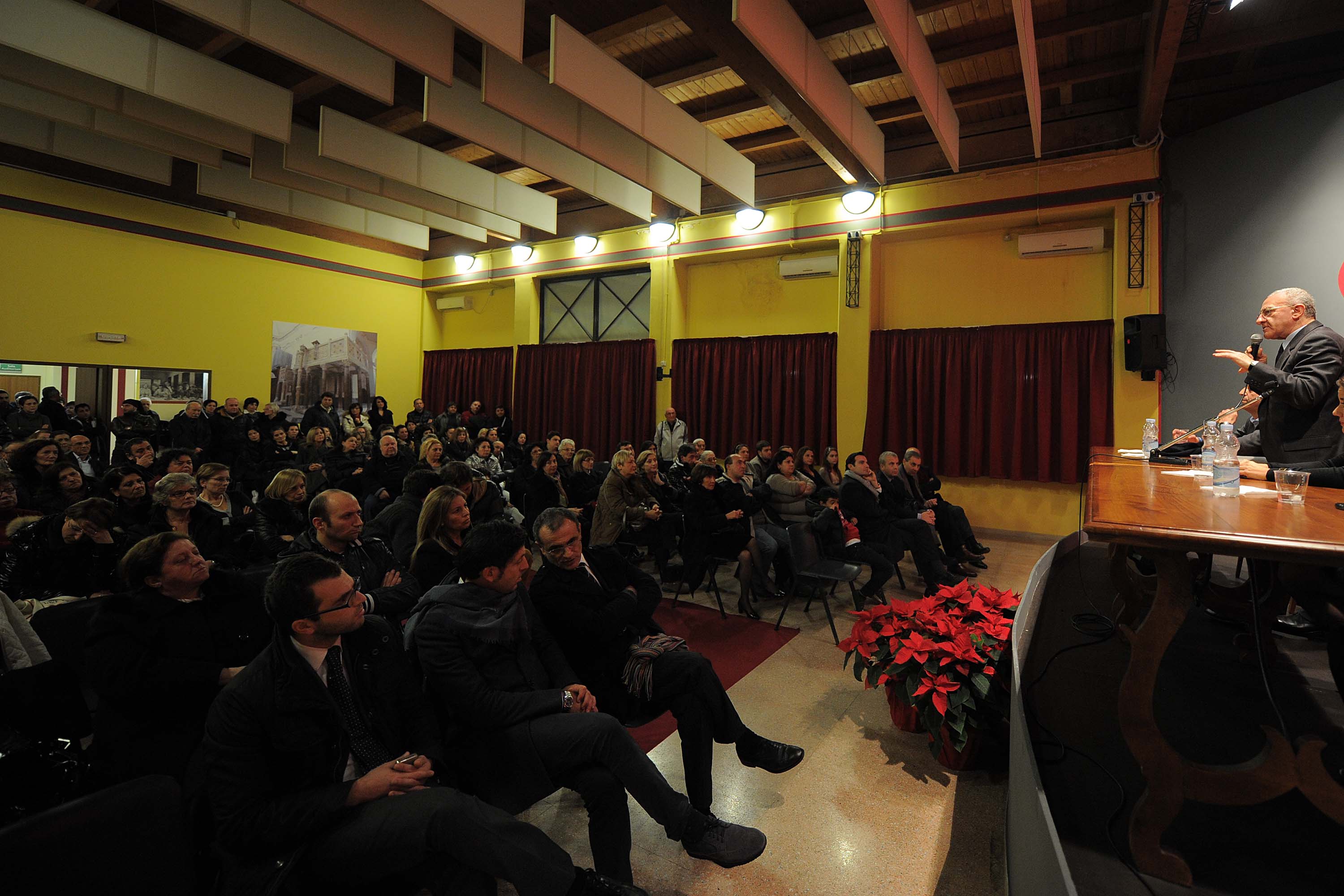   Il Sindaco De Luca incontra gli operatori di Salerno Solidale
