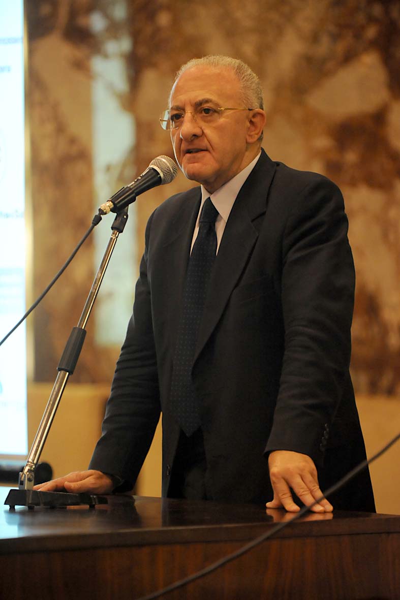   Il Sindaco De Luca alla presentazione del IX Corso di Storia della Croce Rossa
