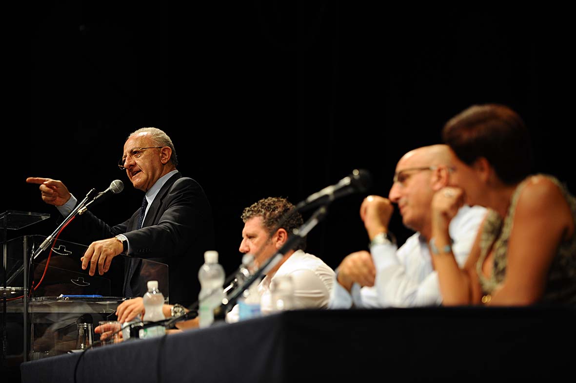   Politiche sociali: il Sindaco De Luca incontra amministratori e operatori del settore
