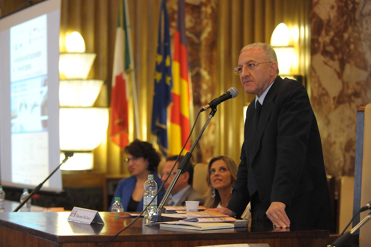   Il Sindaco Vincenzo De Luca interviene al Convegno "Amministrazione di sostegno. Prassi virtuose tra Solidarieta' e Autonomia". Salone dei Marmi, 1 Giugno 2012
