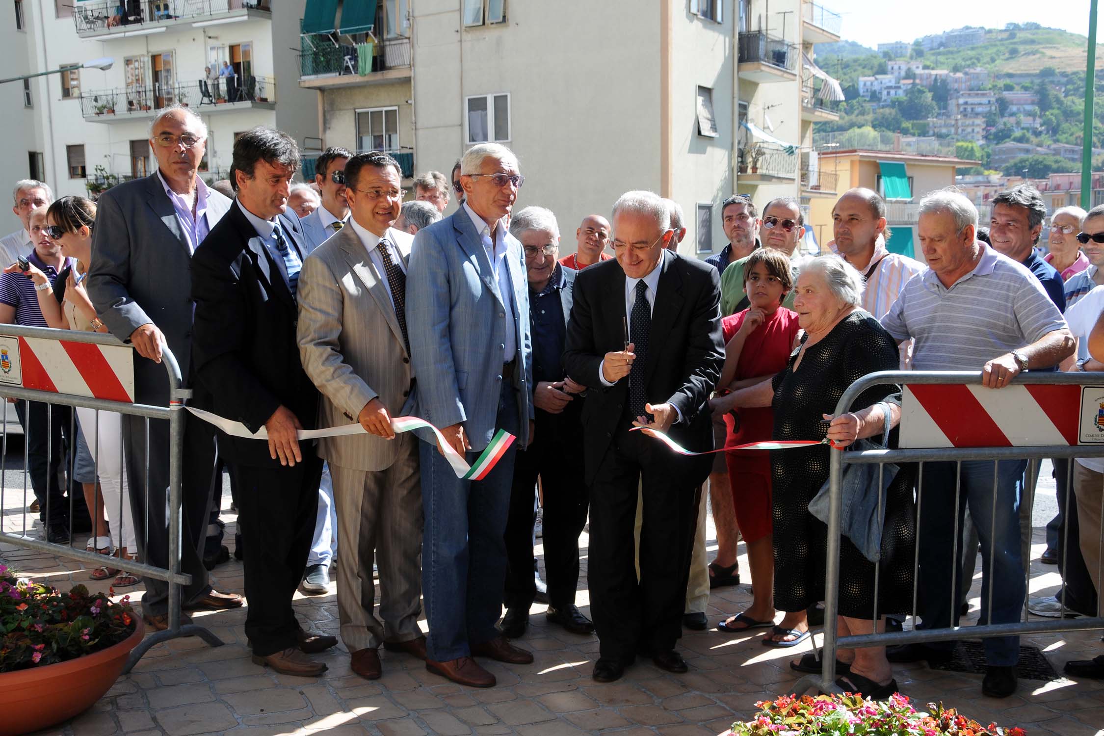   Il Sindaco De Luca inaugura i Giardini di via San Giovanni Bosco. Salerno, 31 agosto 2010
