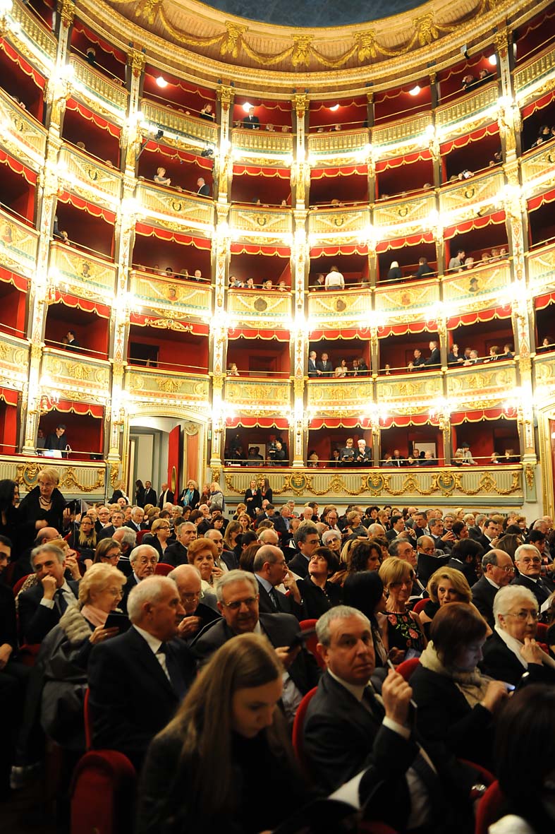   La Traviata ha inaugurato la stagione lirica del Teatro Municipale Giuseppe Verdi di Salerno
