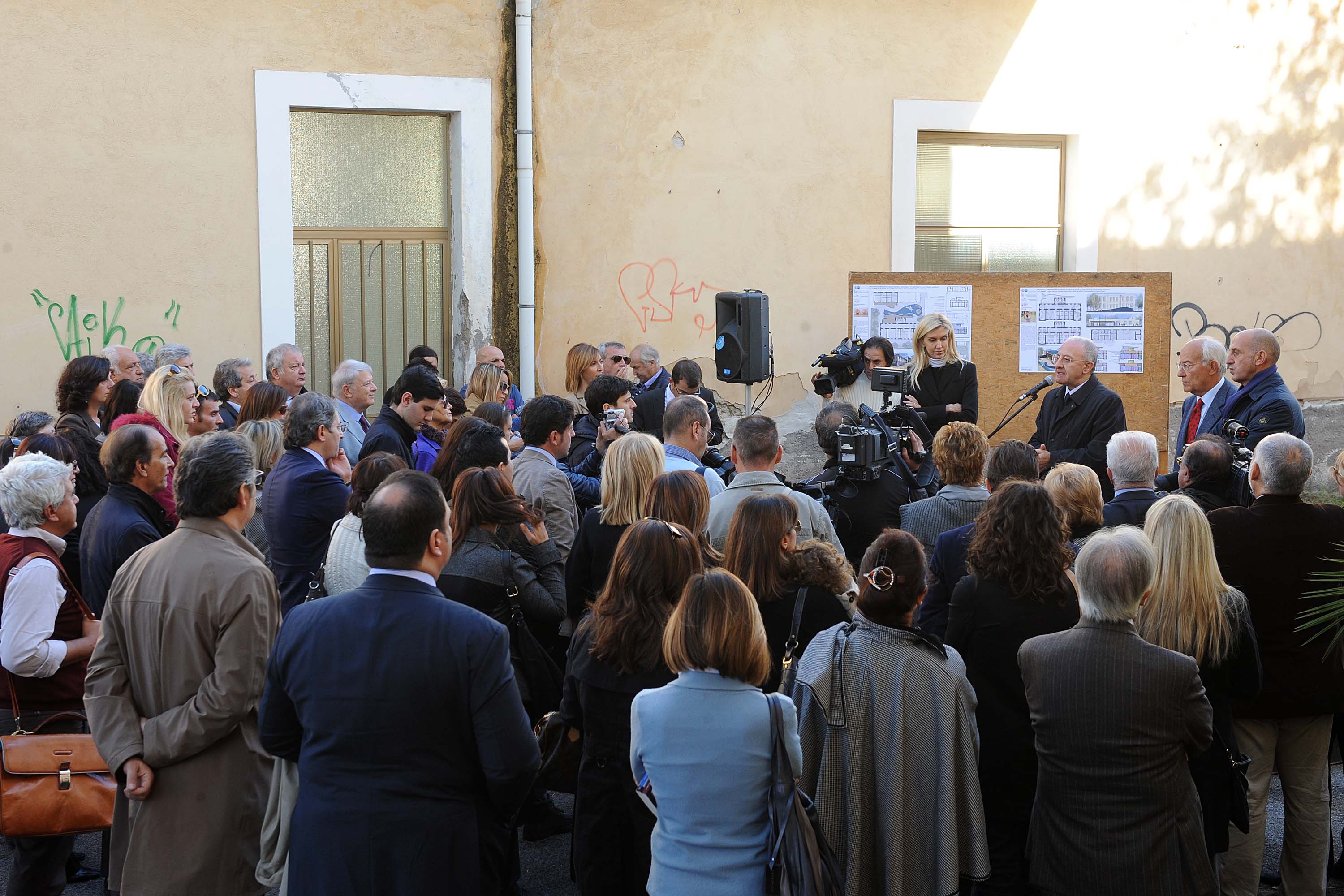   Al via i lavori per la realizzazione del Centro di cura dei bambini autistici. Salerno, 8 novembre 2012
