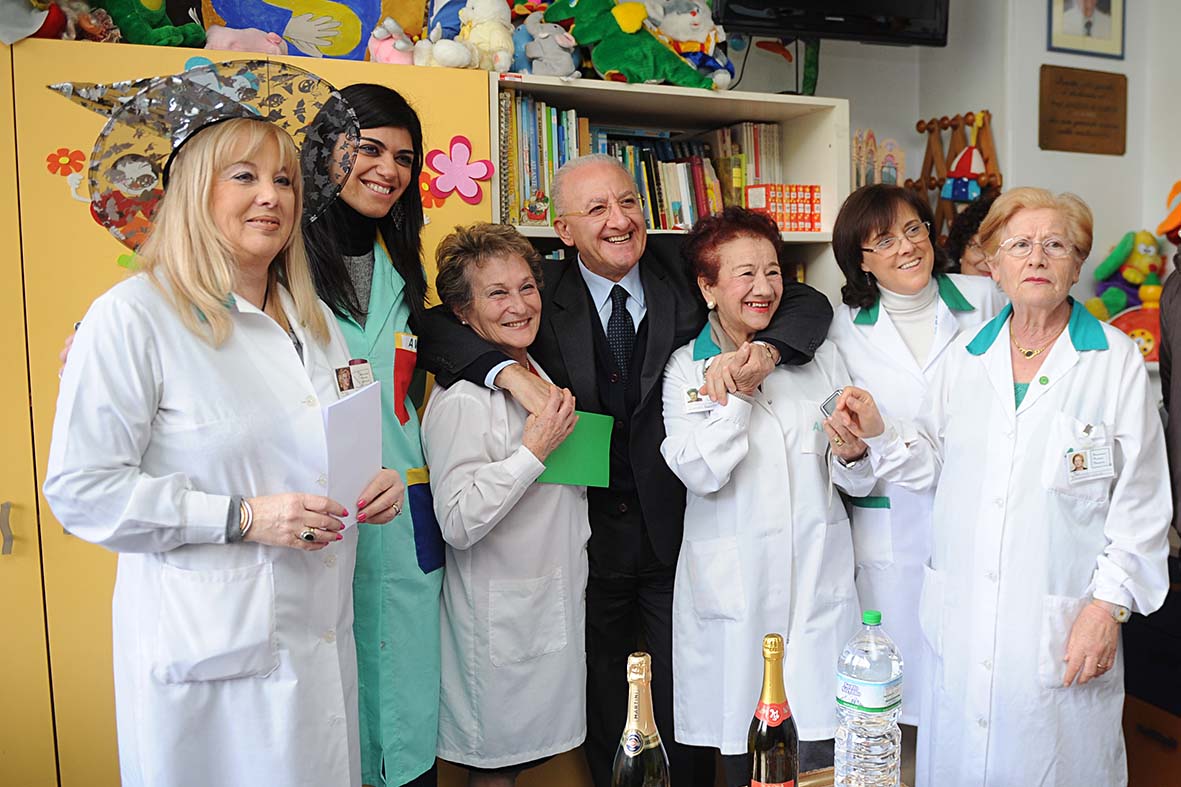   Il Sindaco De Luca in visita ai reparti pediatrici del "San Leonardo"
