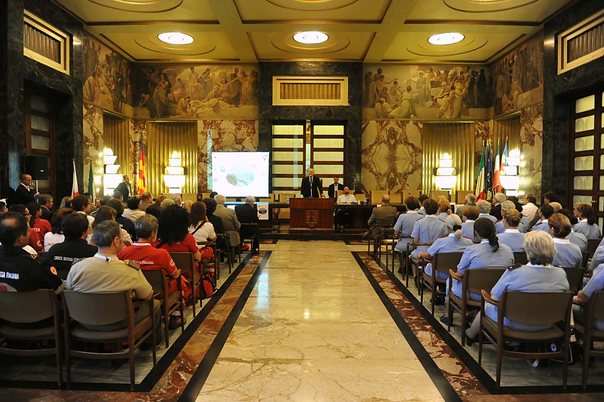   Il Sindaco De Luca alla presentazione del IX Corso di Storia della Croce Rossa
