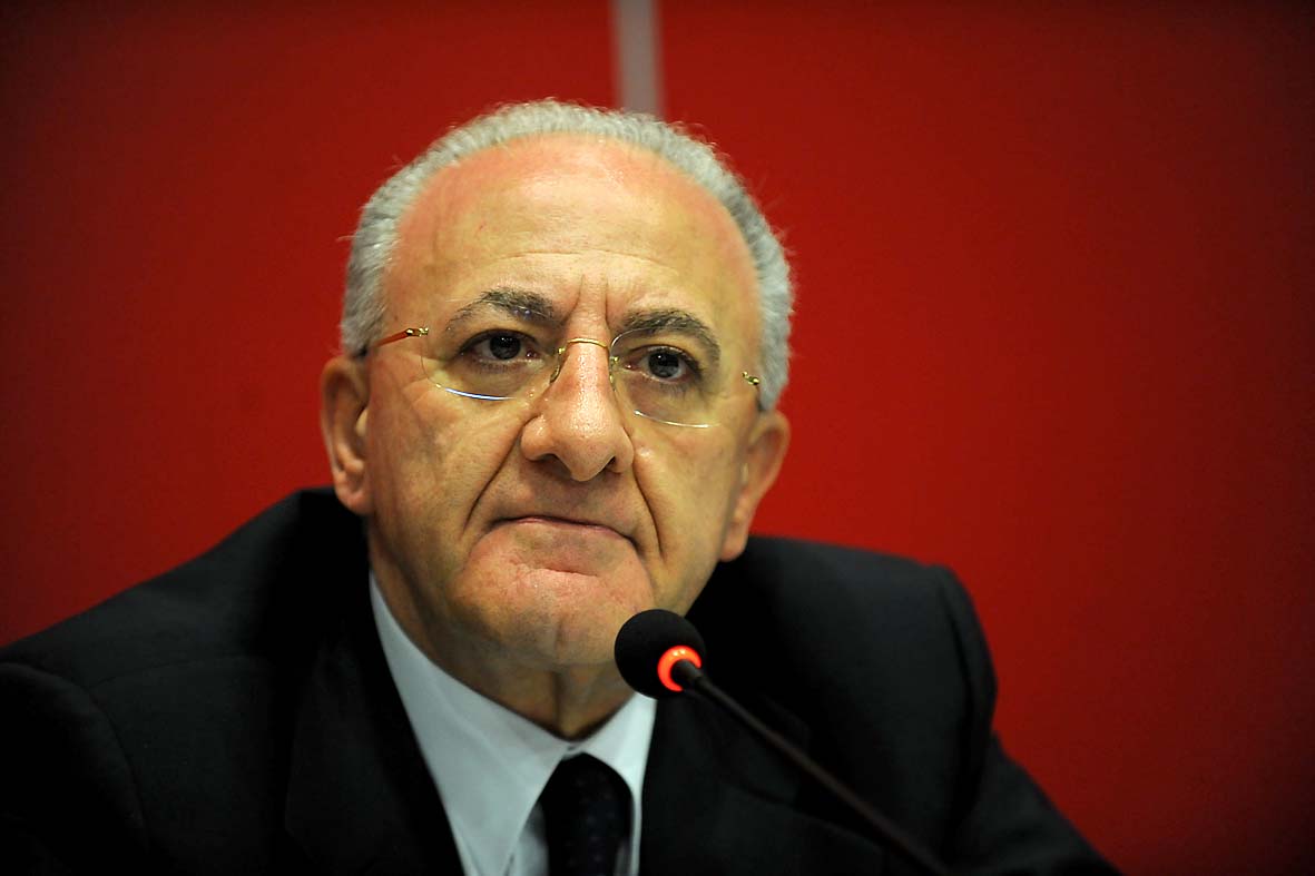   Il Sindaco De Luca alla presentazione della rivista East al MARTE Mediateca 
