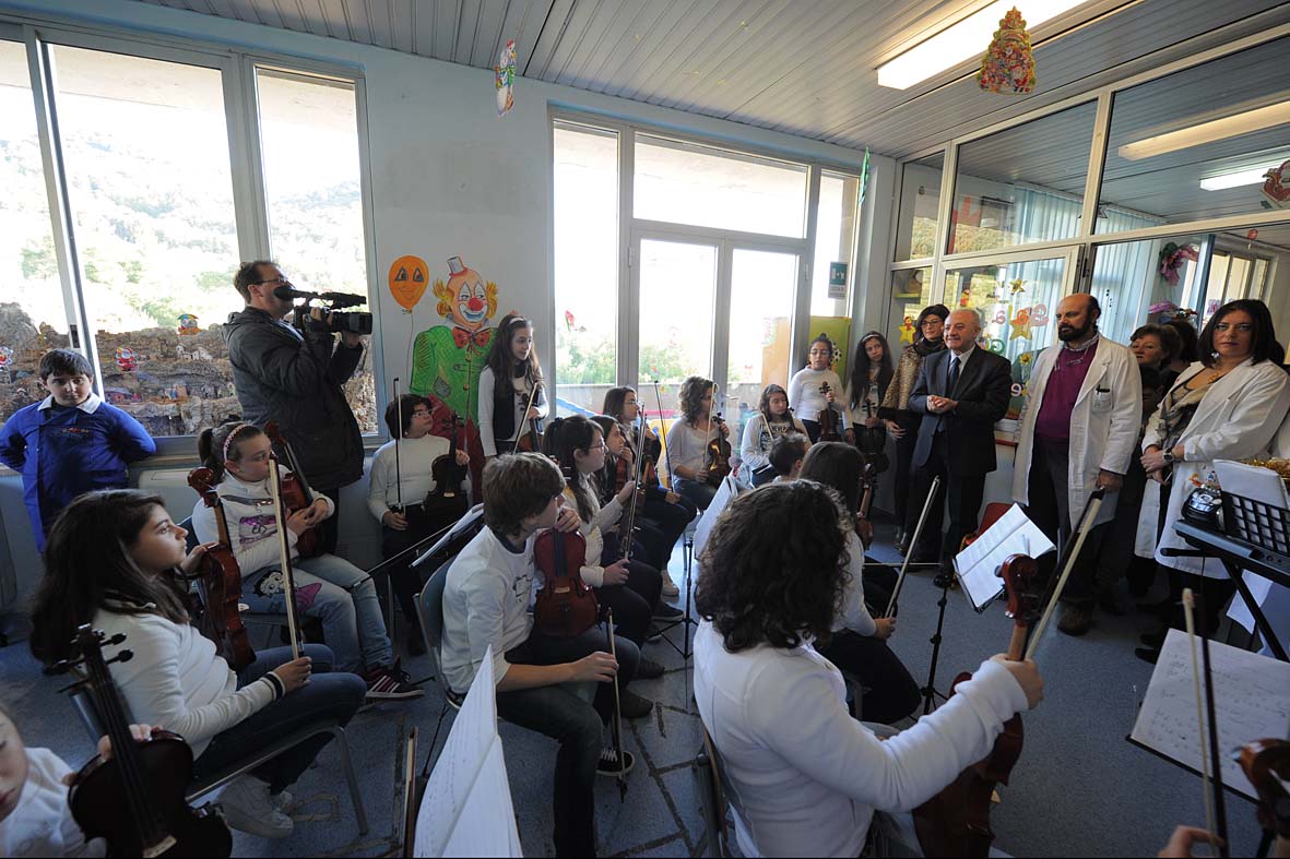  Il Sindaco De Luca alla manifestazione musicale I Bambini per i Bambini
