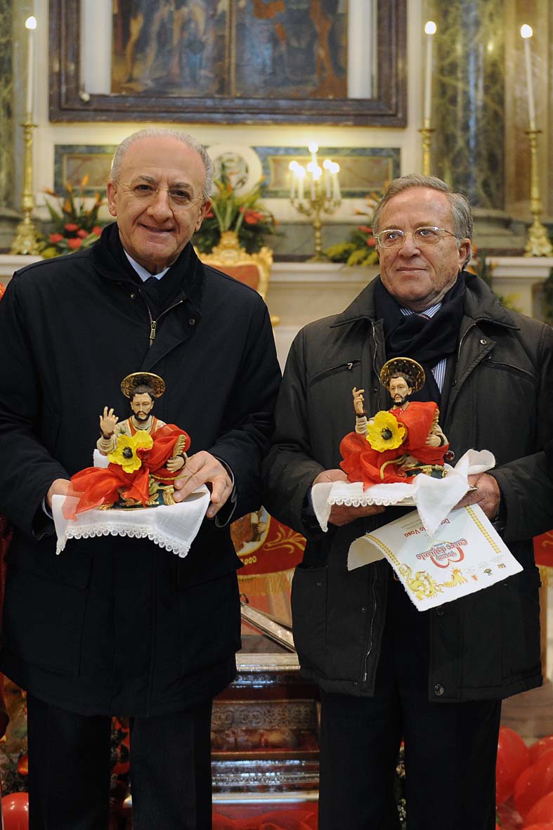   Al Sindaco di Salerno Vincenzo De Luca il premio Cuore d'aliante
