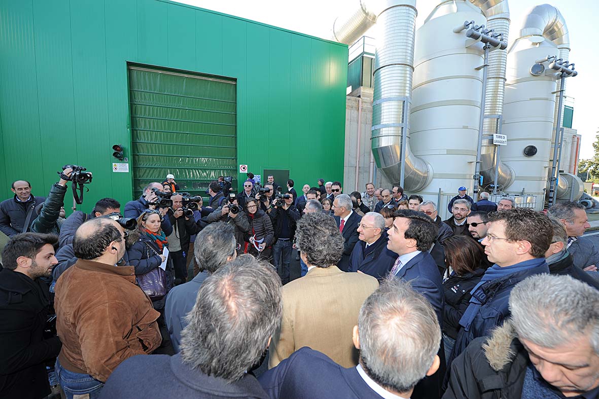   Impianto di compostaggio premiato dall'Unione europea. Visita del Ministro Barca. Salerno, 3 gennaio 2013
