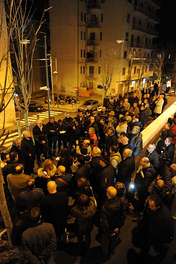   Inaugurazione nuovo arredo urbano e pubblica illuminazione in via Lanzalone - 9 dicembre 2011
