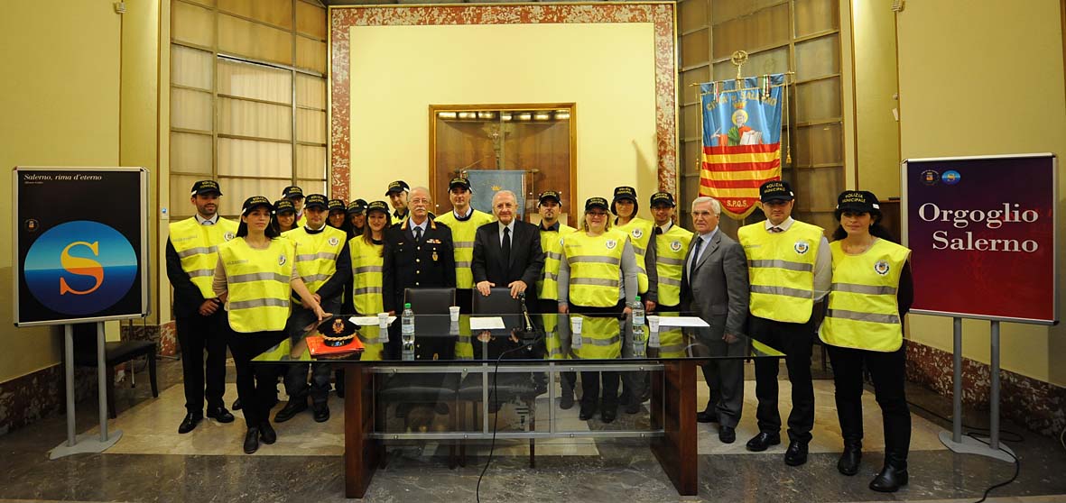   Venti vigili urbani stagionali al Comune di Salerno
