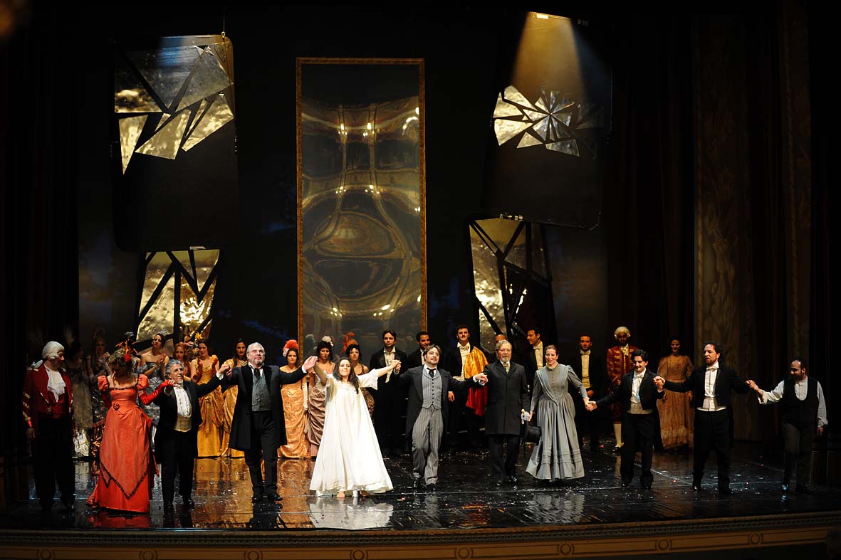   Con la Traviata il via alla stagione lirica del Teatro Municipale Giuseppe Verdi di Salerno
