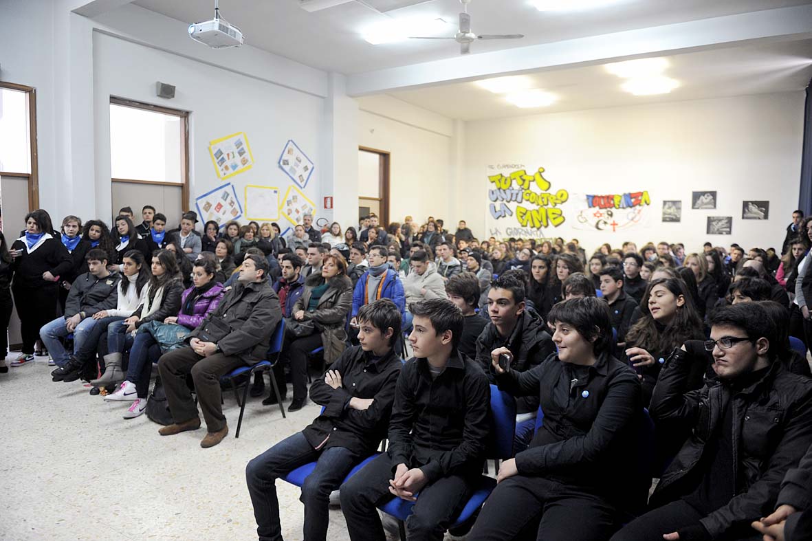   Il Sindaco De Luca ospite dell'incontro-dibattito "Salerno Citta' d'Europa", presso l'Istituto G. Amendola. Salerno, 13 febbraio 2012
