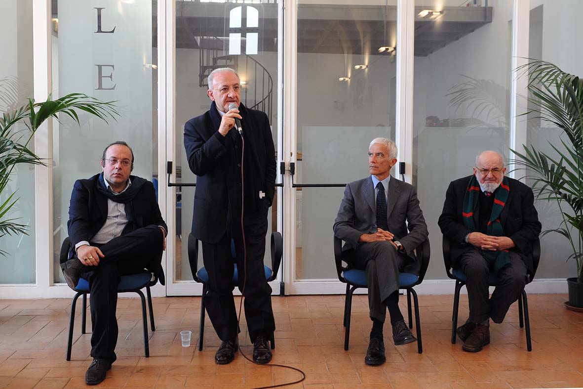   Presentazione del "Fondo Librario donazione Marco Amendolara". Salerno, 25 Gennaio 2012.
