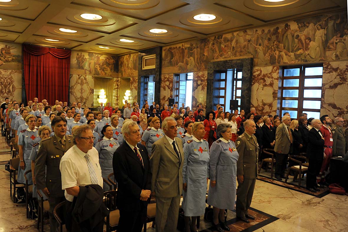   Il Sindaco De Luca alla presentazione del IX Corso di Storia della Croce Rossa 
