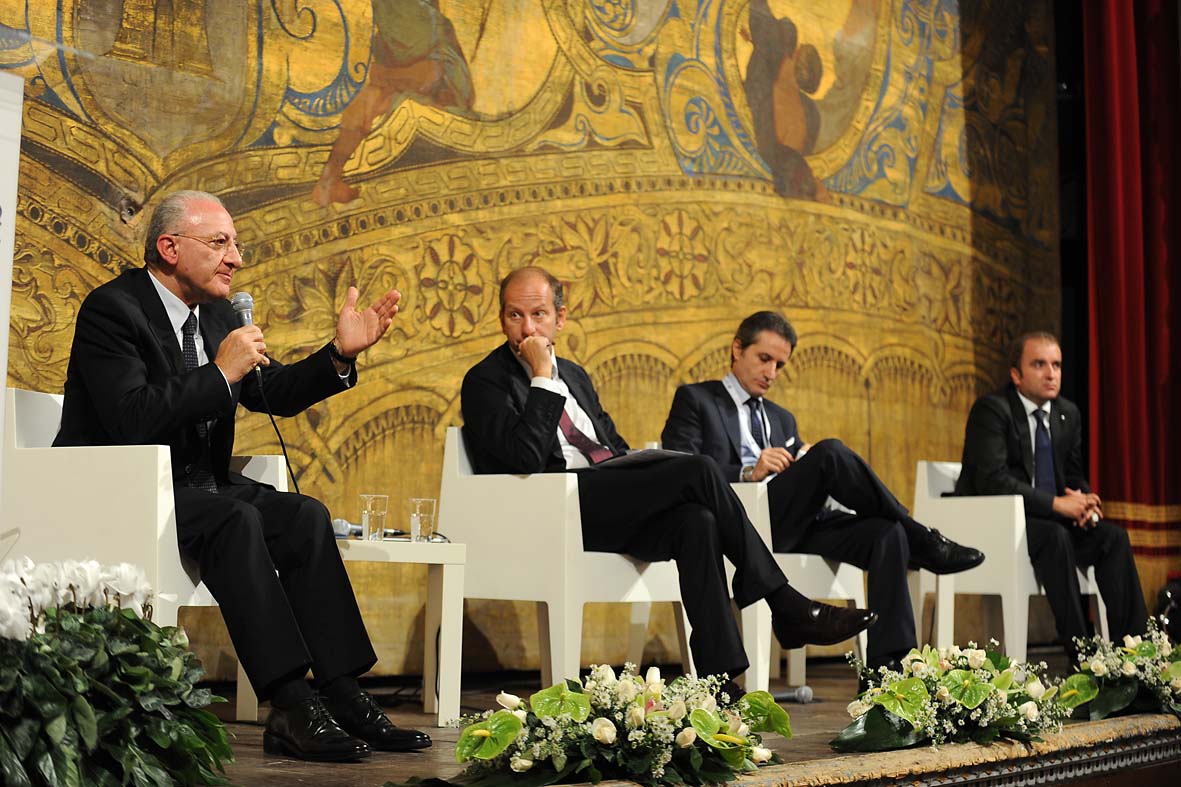   Il Sindaco De Luca all'assemblea pubblica di Confindustria Salerno
