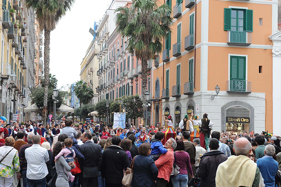   Fiera del Crocifisso Ritrovato 2013 - "Vivere il Medioevo" nel centro storico di Salerno 

