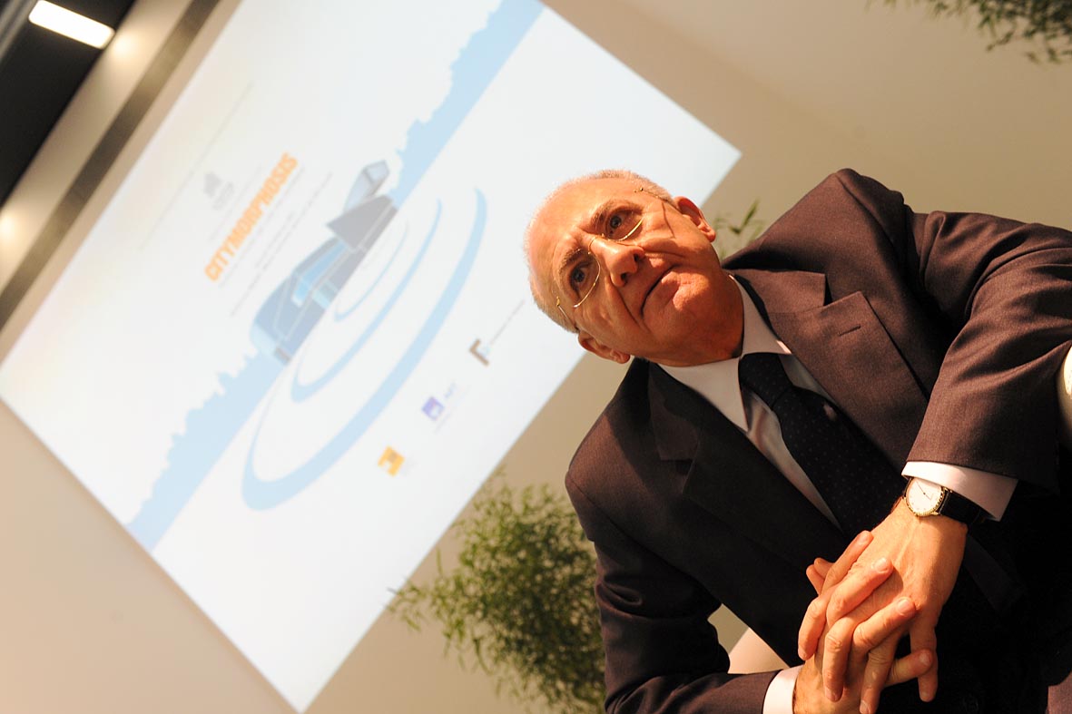   Il Sindaco V. De Luca alla presentazione del Rapporto Civita 

