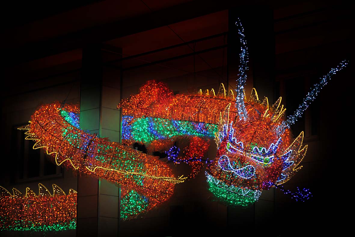   Elfi, draghi, stelle e magia: al via Luci d'Artista 2012-2013
