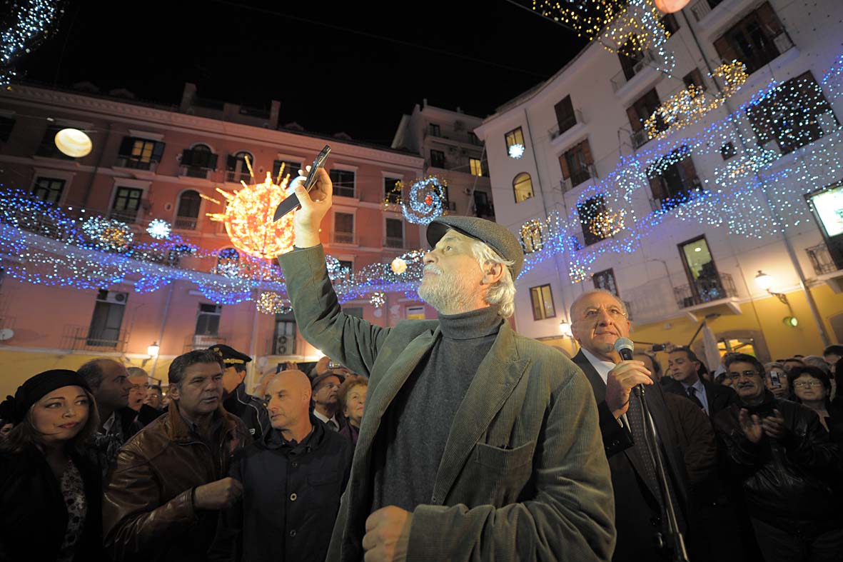   Elfi, draghi, stelle e magia: al via Luci d'Artista 2012-2013
