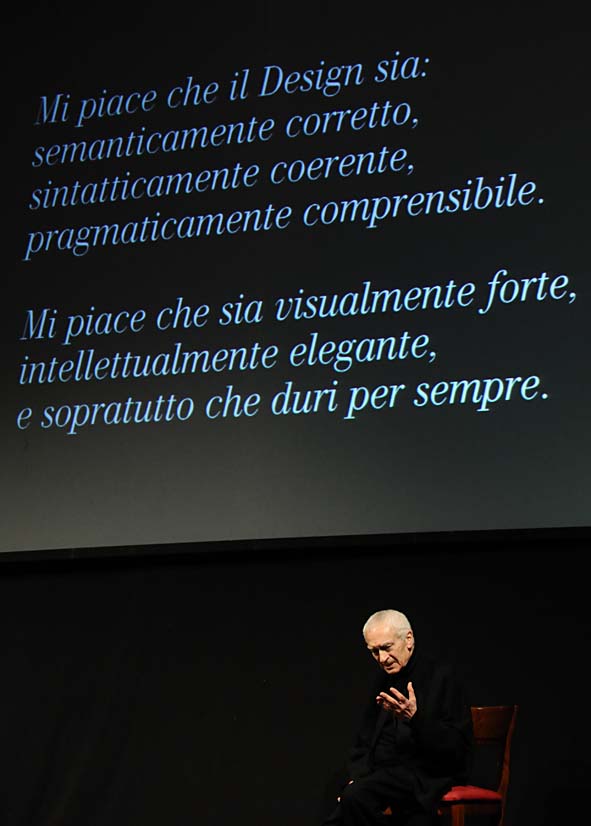   Massimo Vignelli a Salerno. Lectio Magistralis al Teatro Verdi. Salerno, 22 Novembre 2011.
