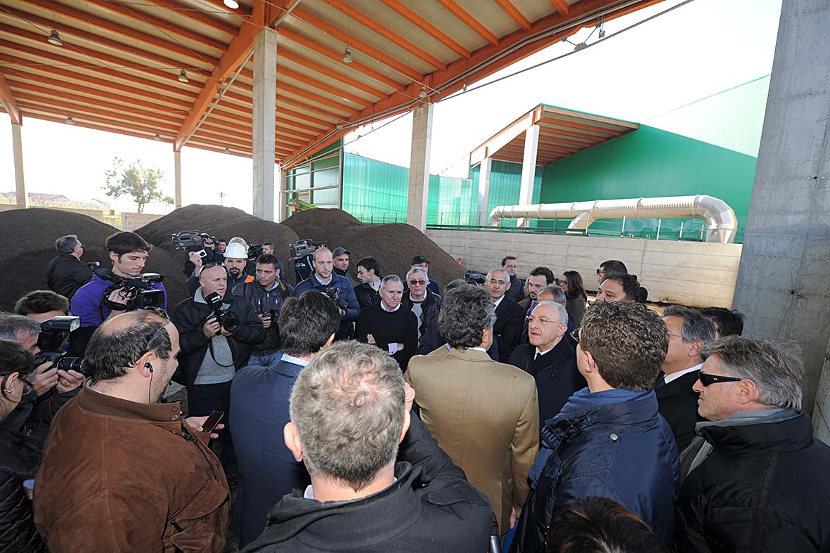   Impianto di compostaggio premiato dall'Unione europea. Visita del Ministro Barca. Salerno, 3 gennaio 2013

