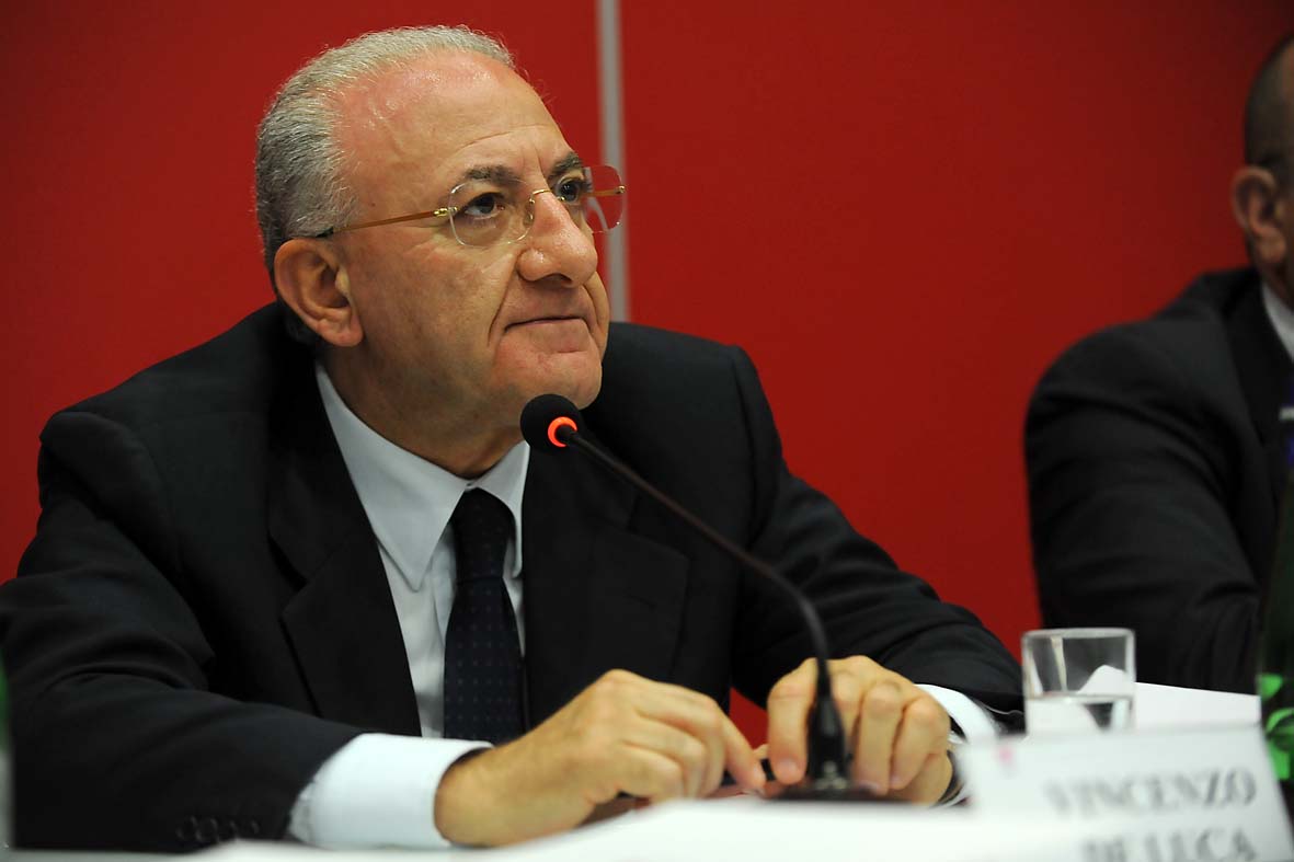   Il Sindaco De Luca alla presentazione della rivista East al MARTE Mediateca 
