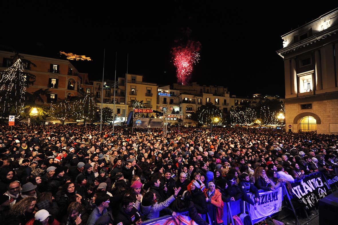   Centomila in piazza con Gianna Nannini ed il Sindaco Vincenzo De Luca. Salerno, 31 dicembre 2011
